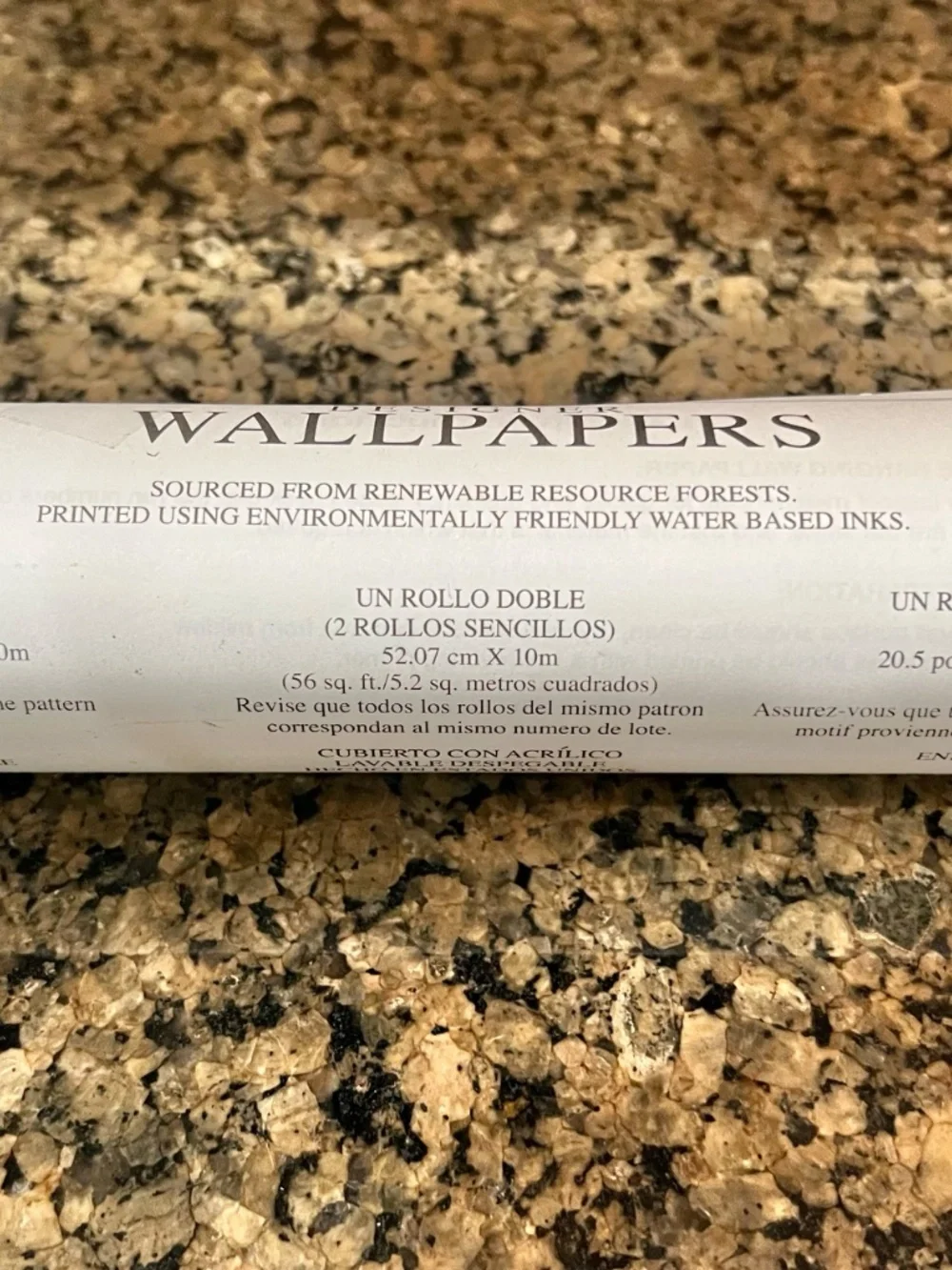 Sandpiper Studios Fresh Floral Wallpaper - 1 Bolt = 2 Single Rolls